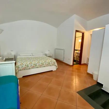 Alojamento de Acomodação e Pequeno-almoço Borgo Belvedere Nápoles