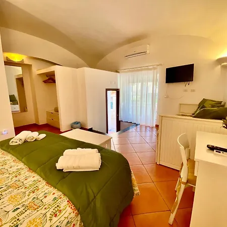 Alojamento de Acomodação e Pequeno-almoço Borgo Belvedere Nápoles