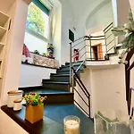 Borgo Belvedere 3* Naples